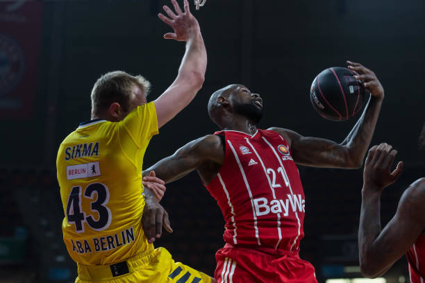 格外激烈 格外激烈