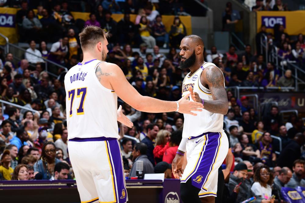 雷霆“轰碎”金块取NBA七连胜 骑士擒公鹿豪取14连胜.