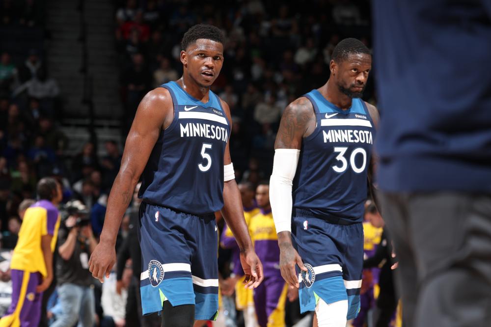 是聚光灯下 是聚光灯下